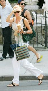 Uma Thurman feet photo thumbnail