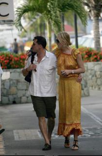 Uma Thurman feet photo thumbnail