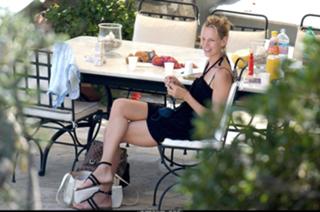 Uma Thurman feet photo thumbnail