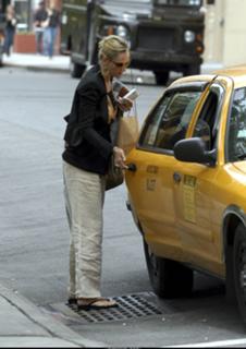 Uma Thurman feet photo thumbnail