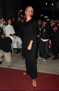 Uma Thurman feet photo thumbnail