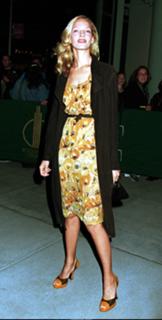 Uma Thurman feet photo thumbnail