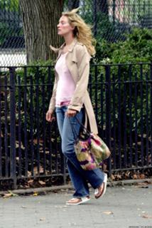 Uma Thurman feet photo thumbnail