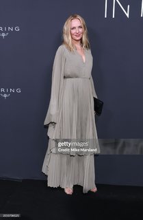 Uma Thurman feet photo thumbnail
