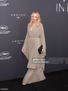 Uma Thurman feet photo thumbnail