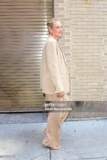 Uma Thurman feet photo thumbnail