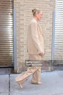 Uma Thurman feet photo thumbnail