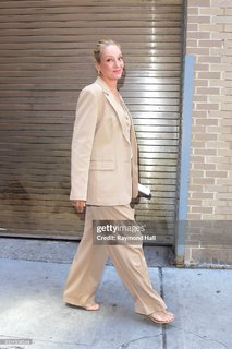 Uma Thurman feet photo thumbnail