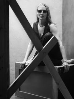 Uma Thurman feet photo thumbnail