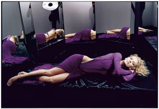 Uma Thurman feet photo 16
