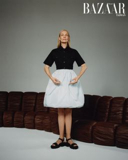 Uma Thurman feet photo 1