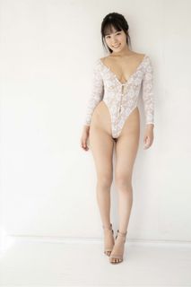 Umi Shinonome feet photo 5