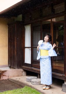 Umi Shinonome feet photo 4