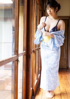 Umi Shinonome feet photo 2