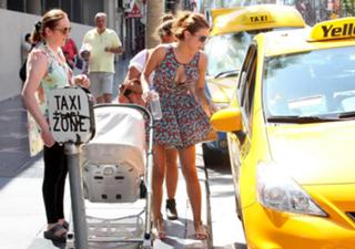 Una Healy feet photo thumbnail