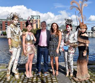 Una Healy feet photo thumbnail