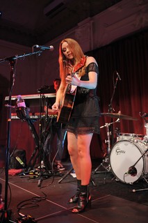 Una Healy feet photo thumbnail