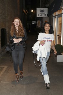 Una Healy feet photo thumbnail