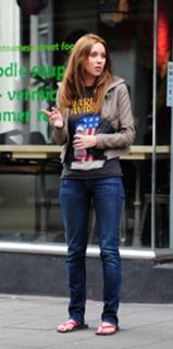 Una Healy feet photo thumbnail