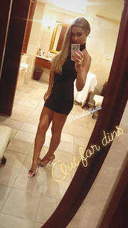 Una Healy feet photo thumbnail