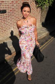 Una Healy feet photo thumbnail