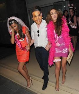 Una Healy feet photo thumbnail