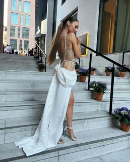 Una Healy feet photo thumbnail