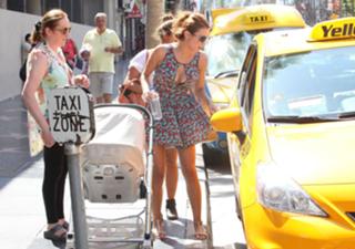 Una Healy feet photo thumbnail