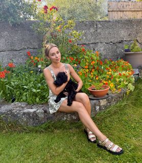 Una Healy feet photo 3