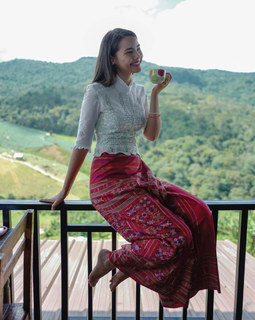 Urassaya Sperbund feet photo 2
