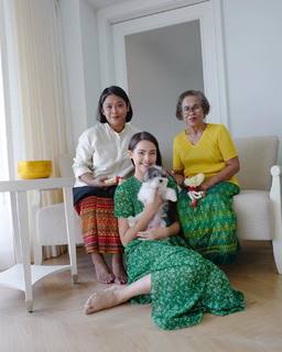 Urassaya Sperbund feet photo 6