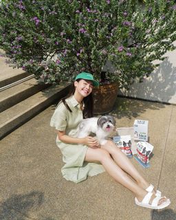 Urassaya Sperbund feet photo 2