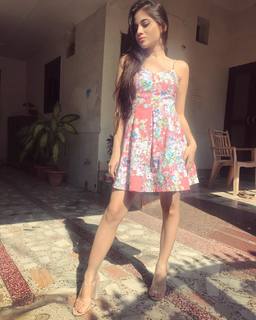 Urfi Javed feet photo 18