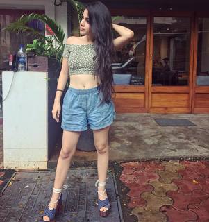 Urfi Javed feet photo 16