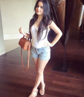 Urfi Javed feet photo 15