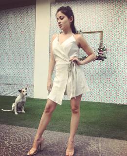 Urfi Javed feet photo 11