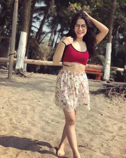 Urfi Javed feet photo 1
