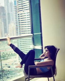 Urfi Javed feet photo 17