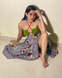 Urfi Javed feet photo 6