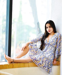 Urfi Javed feet photo 8