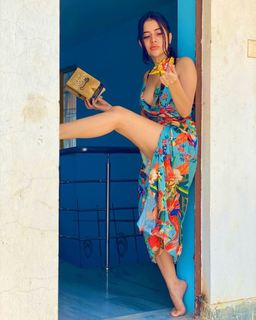 Urfi Javed feet photo 6