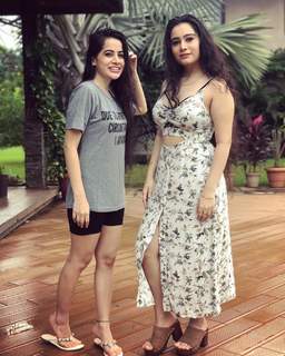 Urfi Javed feet photo 16