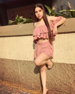 Urfi Javed feet photo 18