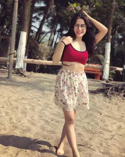 Urfi Javed feet photo 14