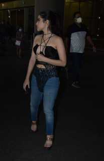 Urfi Javed feet photo 7