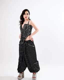 Urfi Javed feet photo 7
