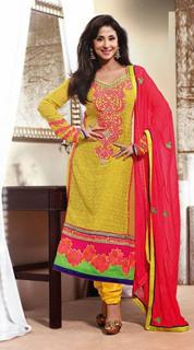 Urmila Matondkar feet photo thumbnail