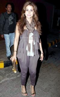 Urmila Matondkar feet photo thumbnail