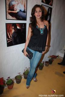 Urmila Matondkar feet photo thumbnail