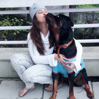 Urmila Matondkar feet photo thumbnail